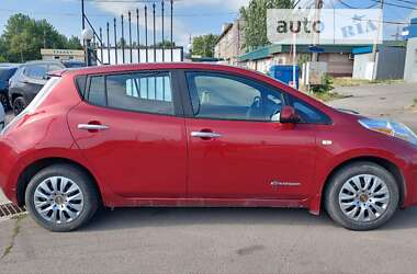 Хэтчбек Nissan Leaf 2013 в Николаеве