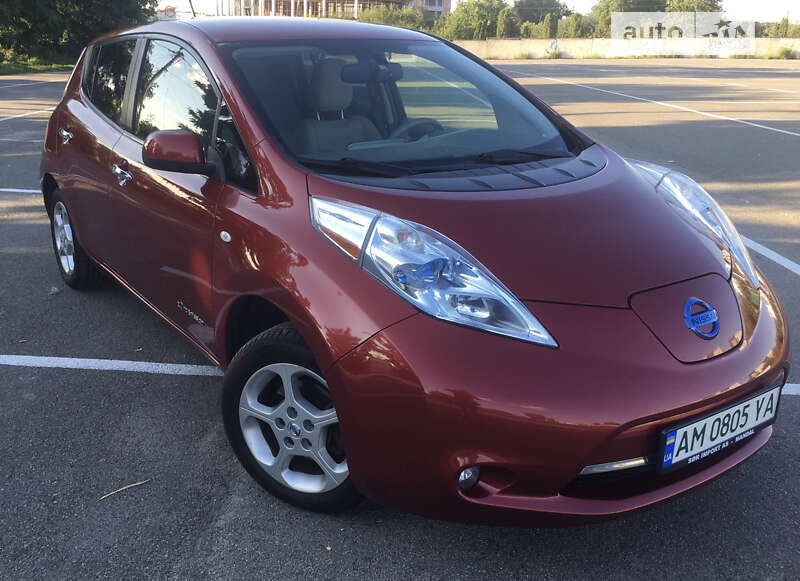 Хэтчбек Nissan Leaf 2013 в Киеве