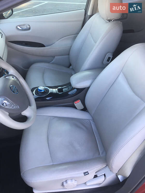 Хэтчбек Nissan Leaf 2013 в Киеве