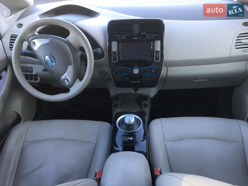Хэтчбек Nissan Leaf 2013 в Киеве