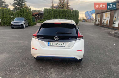 Хэтчбек Nissan Leaf 2018 в 