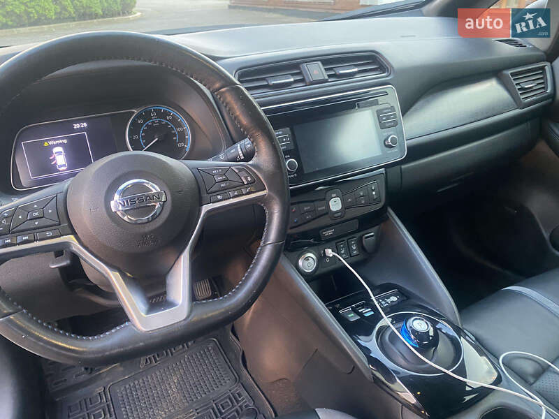 Хэтчбек Nissan Leaf 2018 в Киеве