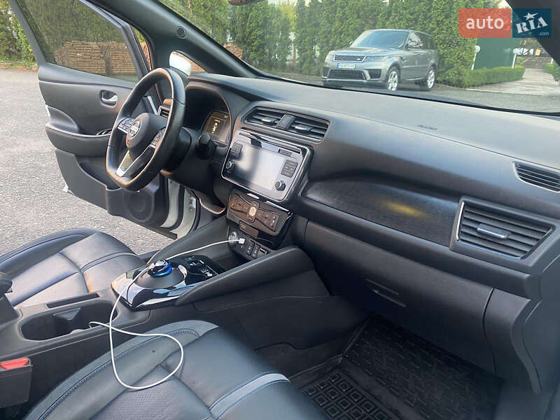 Хэтчбек Nissan Leaf 2018 в Киеве