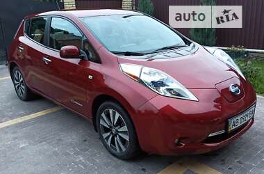 Хэтчбек Nissan Leaf 2015 в 