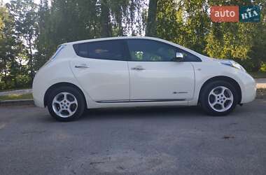 Хетчбек Nissan Leaf 2014 в 