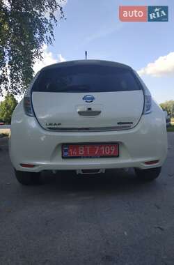 Хетчбек Nissan Leaf 2014 в 