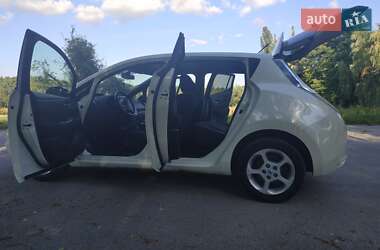 Хетчбек Nissan Leaf 2014 в 