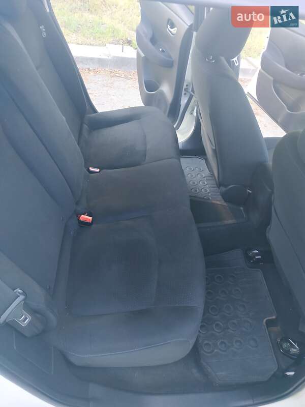 Хетчбек Nissan Leaf 2013 в Житомирі