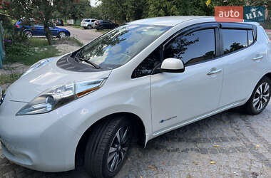 Хэтчбек Nissan Leaf 2015 в Чернигове