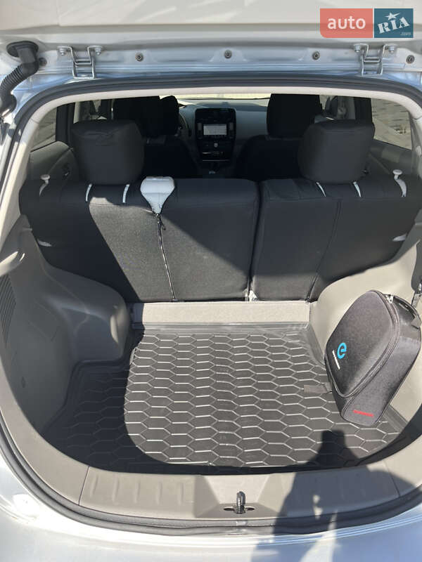 Хэтчбек Nissan Leaf 2015 в Тернополе