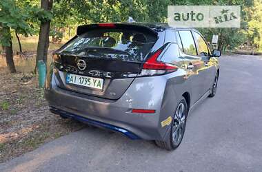 Хэтчбек Nissan Leaf 2022 в Вышгороде