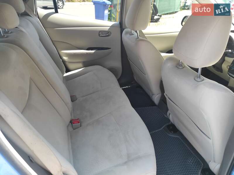 Хэтчбек Nissan Leaf 2011 в Коломые
