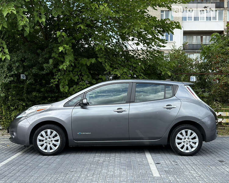 Хэтчбек Nissan Leaf 2015 в Львове