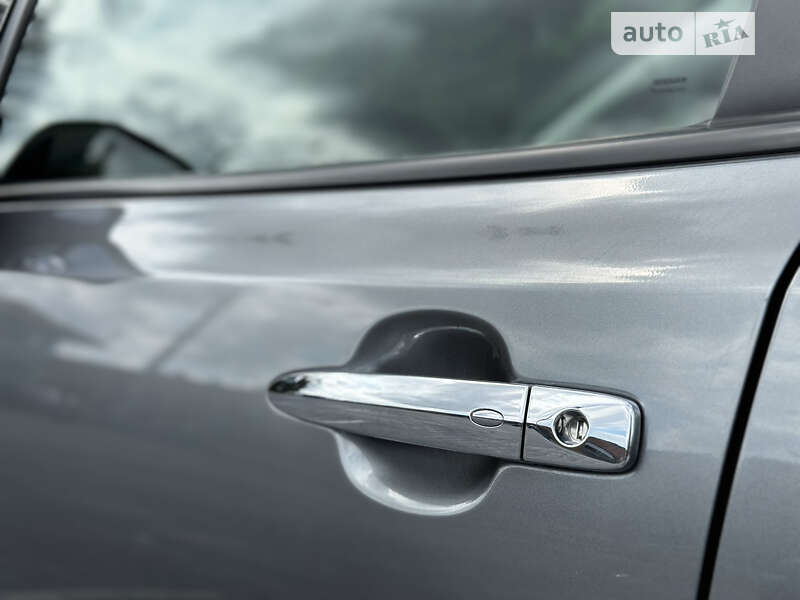 Хэтчбек Nissan Leaf 2015 в Львове