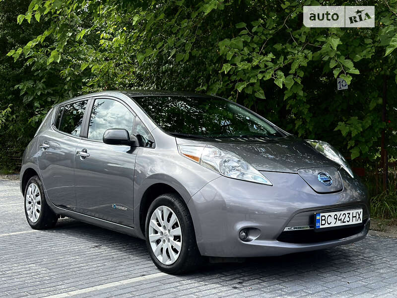 Хэтчбек Nissan Leaf 2015 в Львове