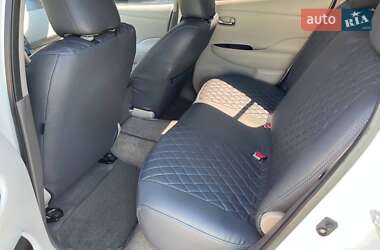 Хэтчбек Nissan Leaf 2014 в 