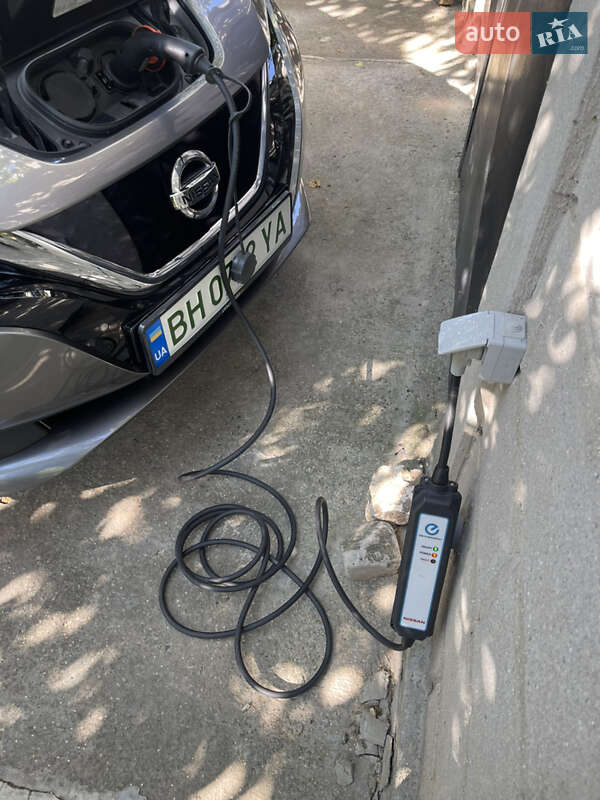 Хэтчбек Nissan Leaf 2019 в Одессе