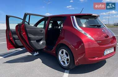 Хэтчбек Nissan Leaf 2014 в 