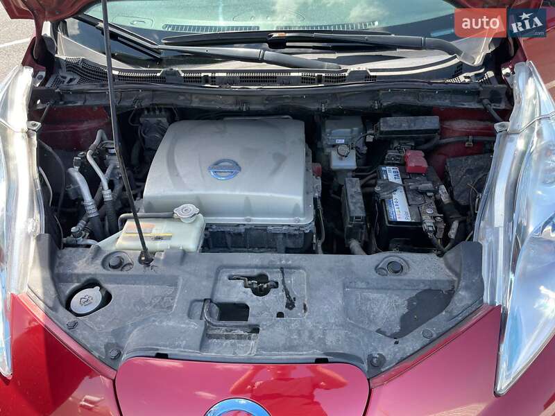 Хетчбек Nissan Leaf 2014 в Львові