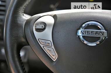 Хэтчбек Nissan Leaf 2015 в 