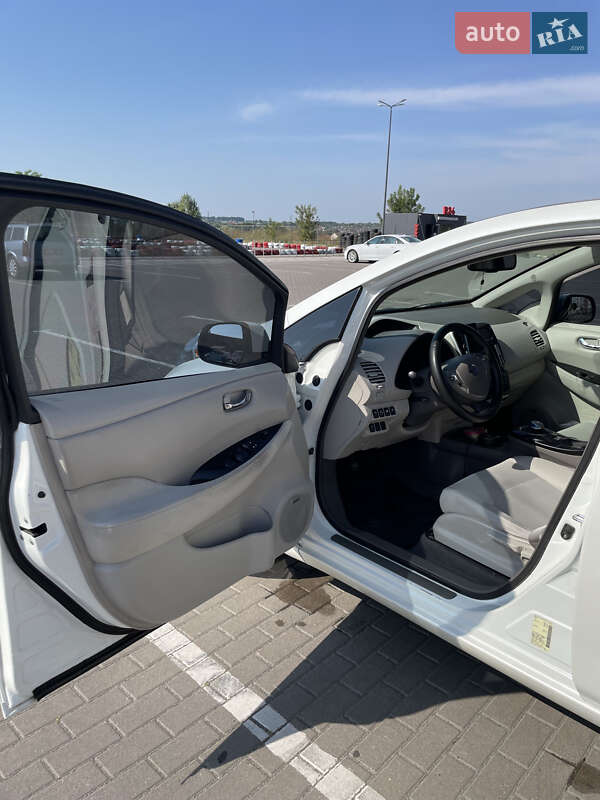 Хэтчбек Nissan Leaf 2013 в Виннице
