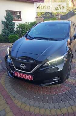 Хэтчбек Nissan Leaf 2018 в Болехове
