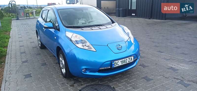 Хэтчбек Nissan Leaf 2011 в Яворове