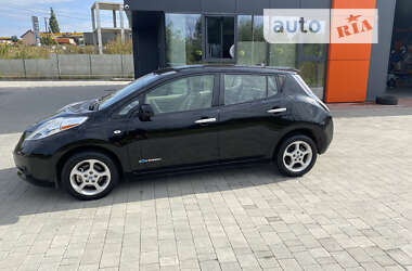 Хэтчбек Nissan Leaf 2011 в 