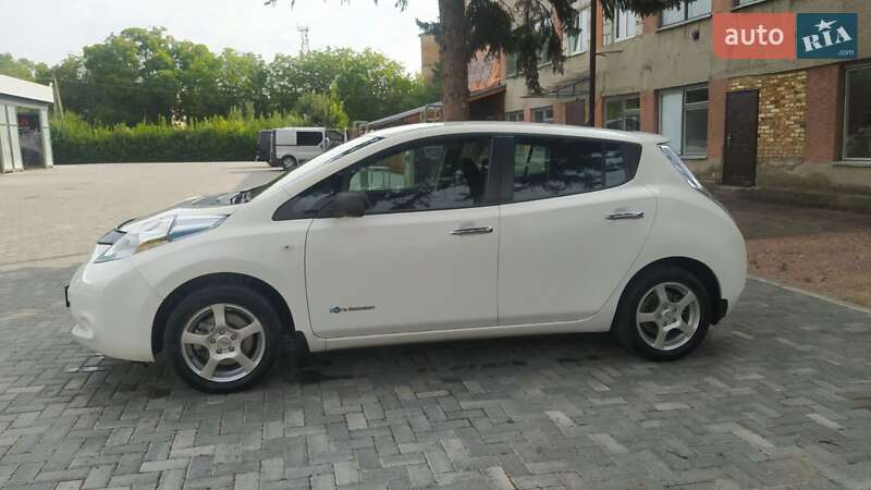 Хетчбек Nissan Leaf 2016 в Вінниці