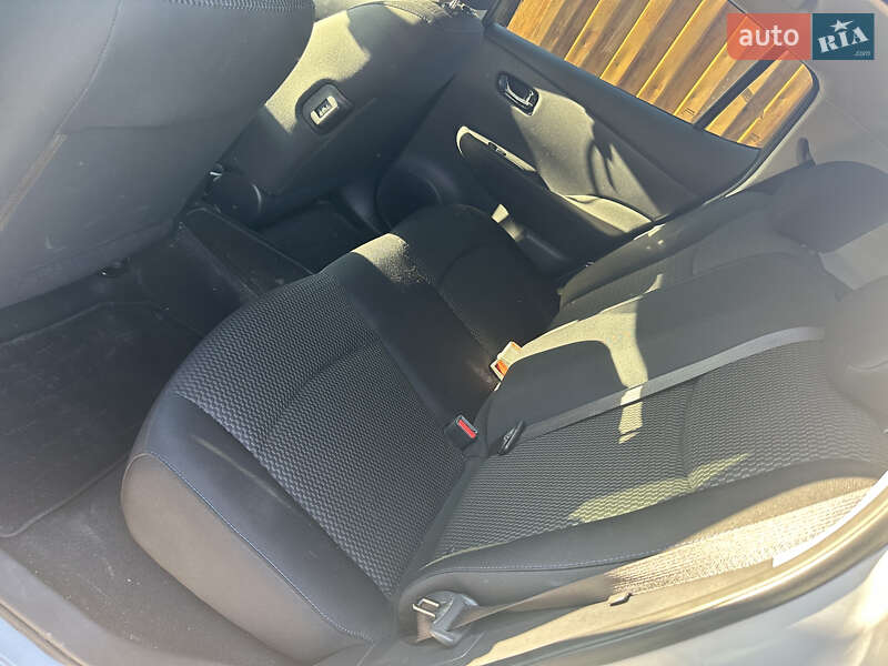 Хетчбек Nissan Leaf 2014 в Львові