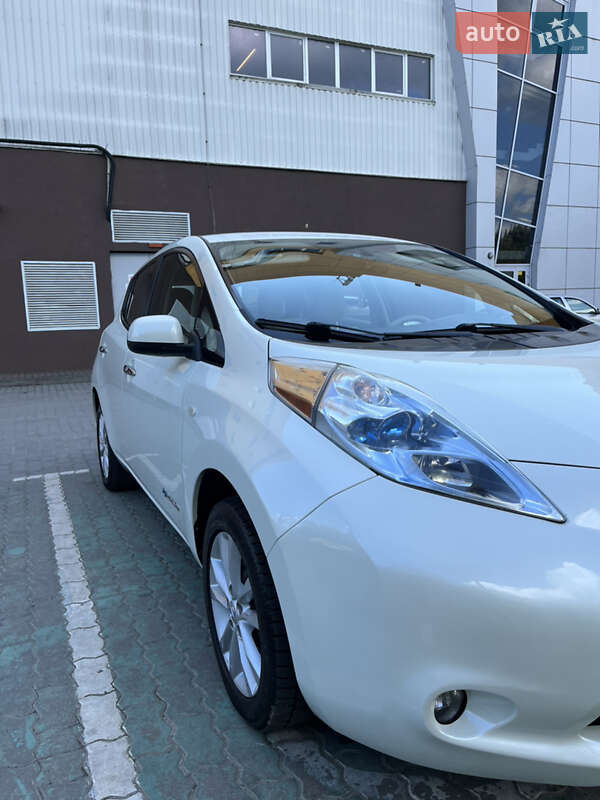 Хэтчбек Nissan Leaf 2012 в Львове