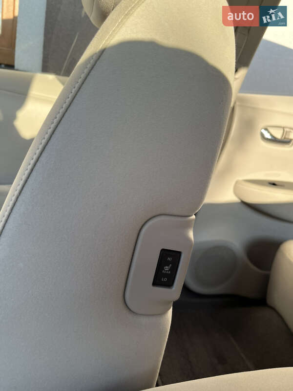 Хэтчбек Nissan Leaf 2012 в Львове