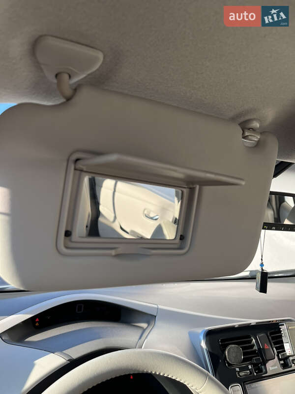 Хэтчбек Nissan Leaf 2012 в Львове