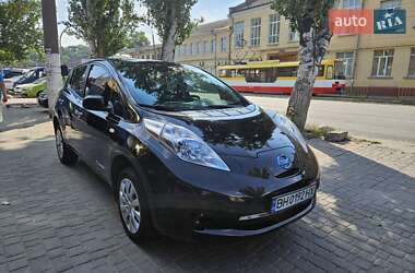 Хэтчбек Nissan Leaf 2014 в 