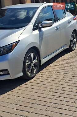 Хэтчбек Nissan Leaf 2020 в 