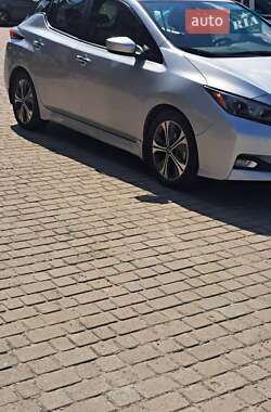 Хэтчбек Nissan Leaf 2020 в 