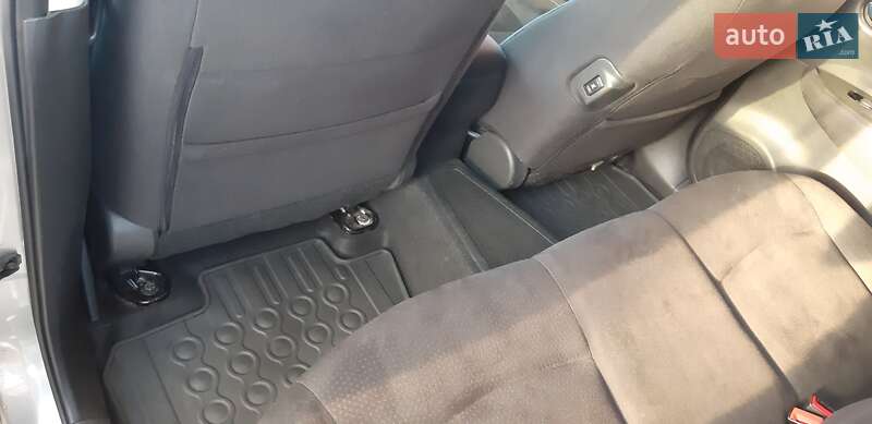 Хетчбек Nissan Leaf 2015 в Луцьку