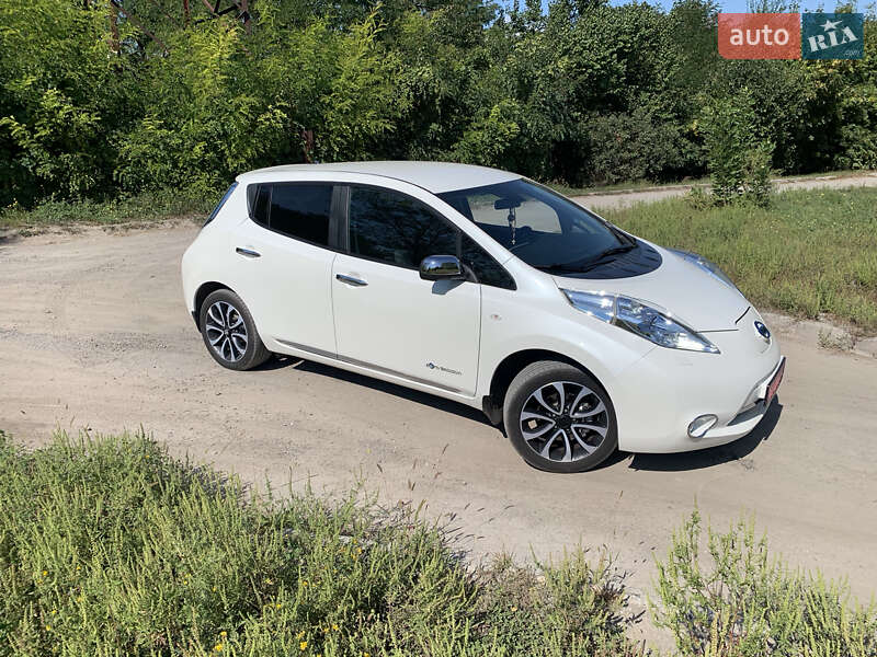 Хетчбек Nissan Leaf 2014 в Дніпрі фото 13 Хетчбек Nissan Leaf 2014 в Дніпрі