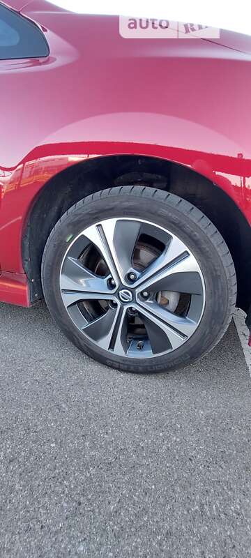 Хетчбек Nissan Leaf 2018 в Києві