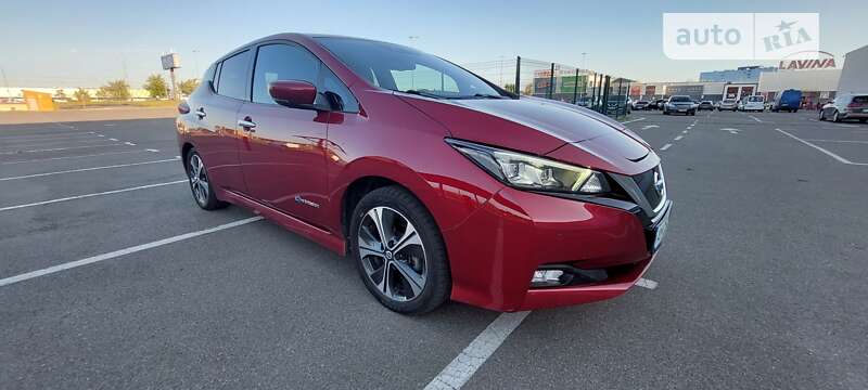 Хетчбек Nissan Leaf 2018 в Києві