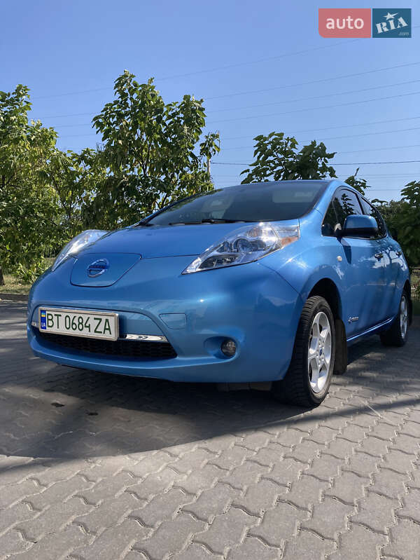 Хэтчбек Nissan Leaf 2012 в Кременчуге