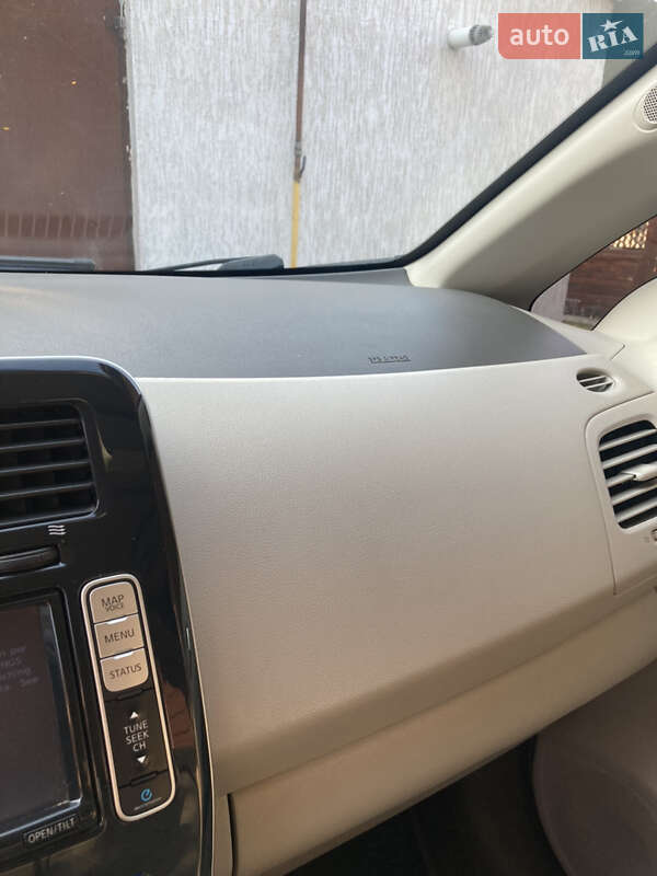 Хэтчбек Nissan Leaf 2012 в Кременчуге