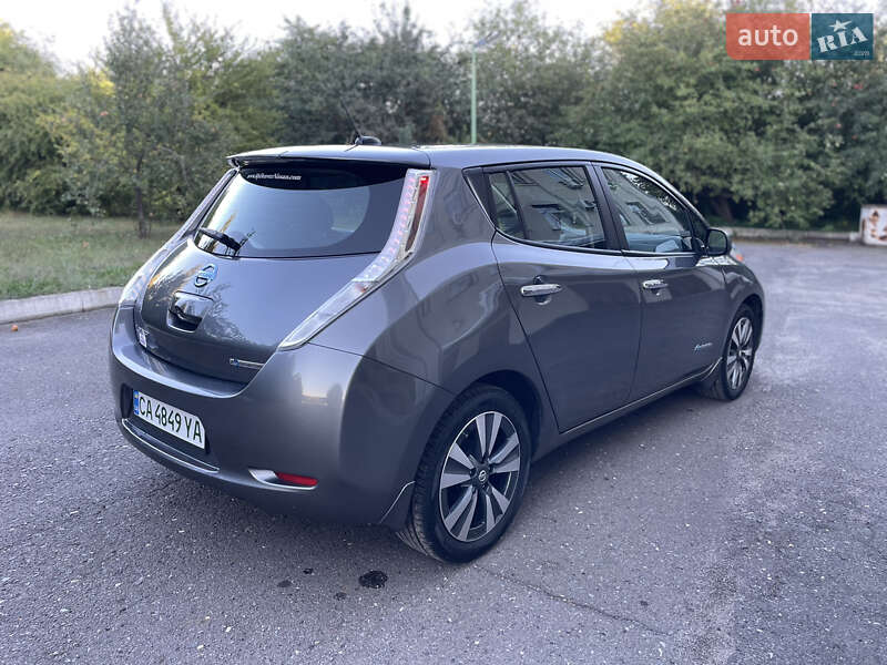Хэтчбек Nissan Leaf 2016 в Черкассах