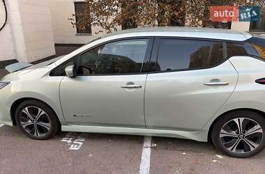 Хэтчбек Nissan Leaf 2018 в Киеве