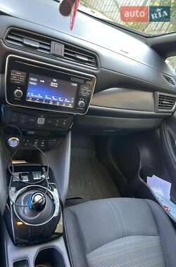 Хэтчбек Nissan Leaf 2018 в Киеве