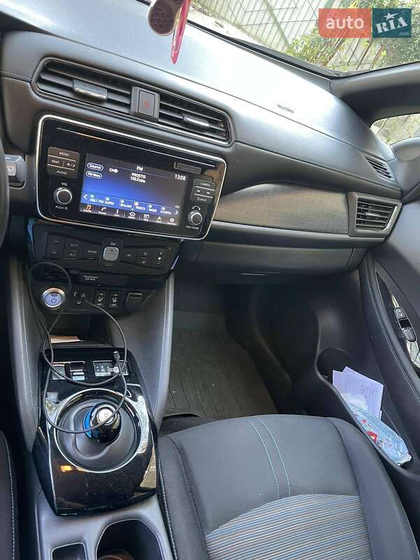 Хэтчбек Nissan Leaf 2018 в Киеве