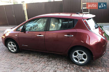 Хэтчбек Nissan Leaf 2012 в 