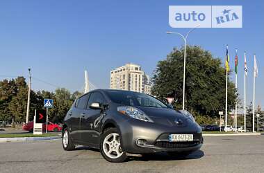 Хэтчбек Nissan Leaf 2014 в 