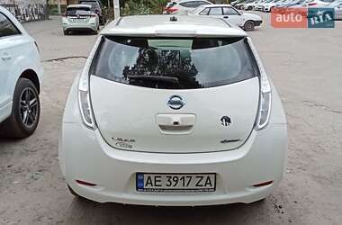 Хетчбек Nissan Leaf 2016 в Дніпрі