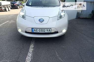 Хетчбек Nissan Leaf 2013 в Дніпрі